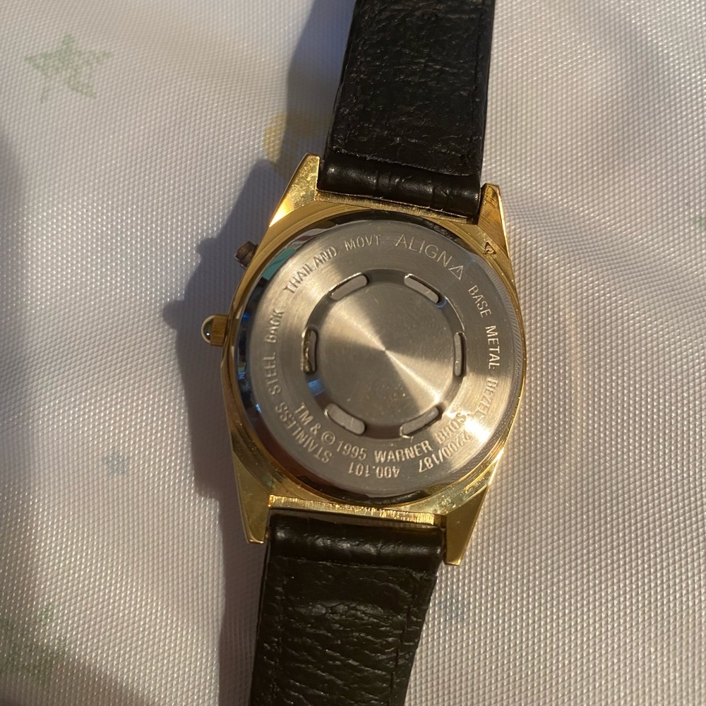 ⭐️HP⭐️Warner Bros|Vintage Looney Tunes Watch - Picture 4 of 4